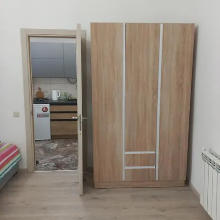 неподалік вокзалу Apartment *