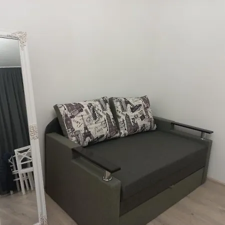 неподалік вокзалу Lviv