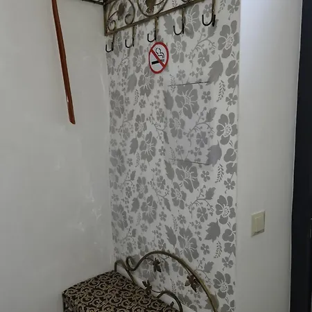 неподалік вокзалу