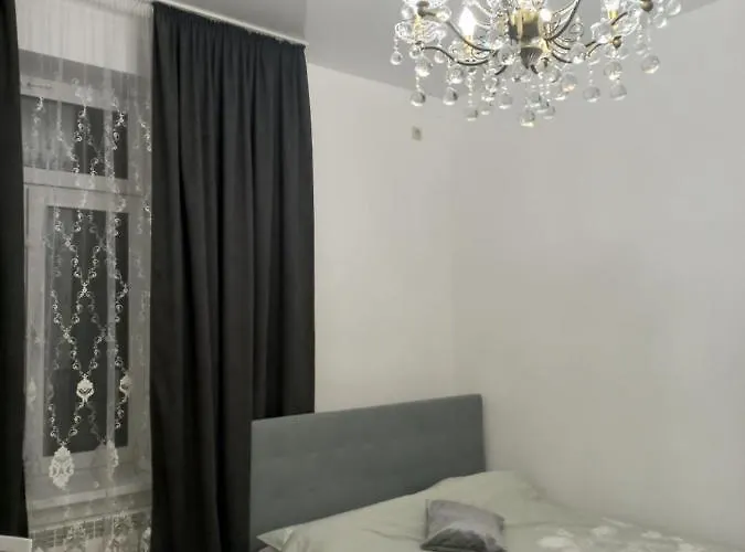 неподалік вокзалу