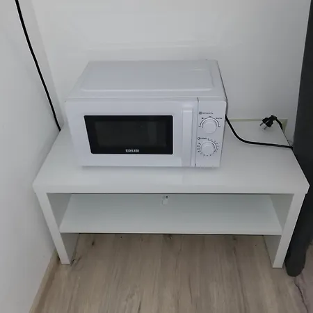 неподалік вокзалу إلفيف